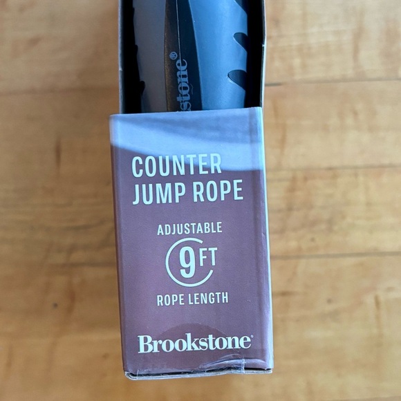 Brookstone Counter Jump Rope For Fitness Counts Up To 999 Jumps Adjustable NEW - Picture 4 of 4